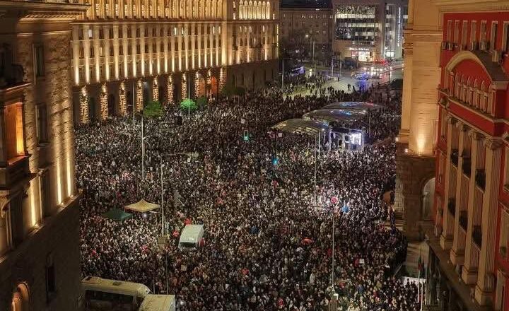 ОГРОМЕН ТРЕТИ ПРОТЕСТ срещу Пеевски и Борисов